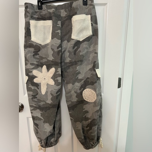 POL Camouflage Joggers with Cream Accents - Picture 2 of 3